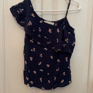 One shoulder cute top!